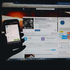 Mobile Apps vs Mobile Websites - Facebook and Linked-In Weigh In